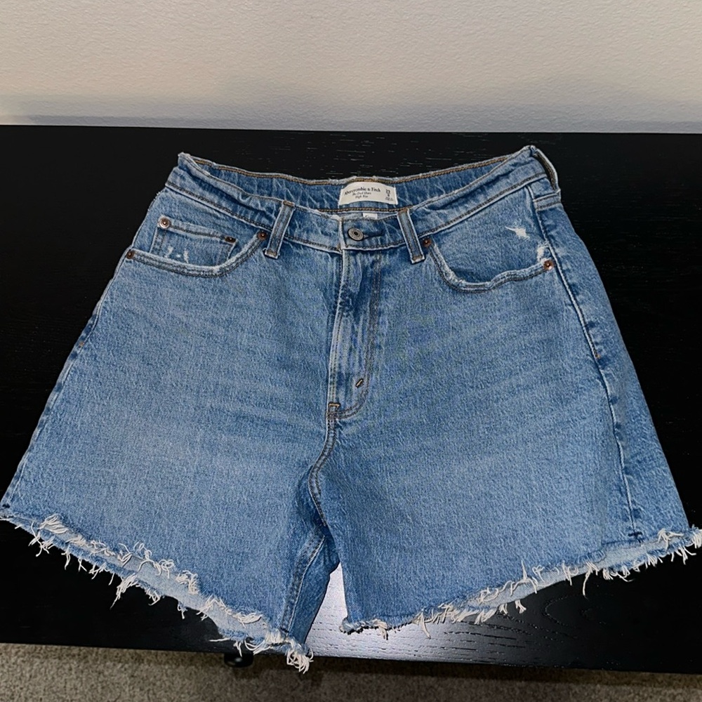 Abercrombie & Fitch Medium Wash The Dad Short High Rise Curve Love Size 28 9